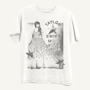 TAYLOR SWIFT | THE ERAS TOUR PHOTO OVERSIZED T-SHIRT